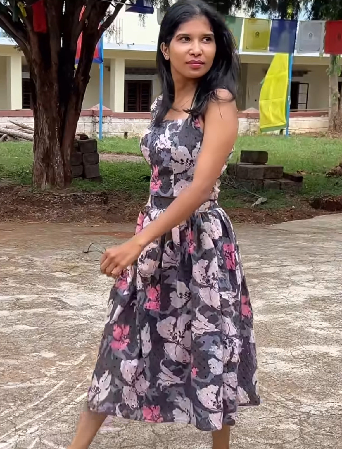 Strap western Crop Top & pleated short skirt - Xs