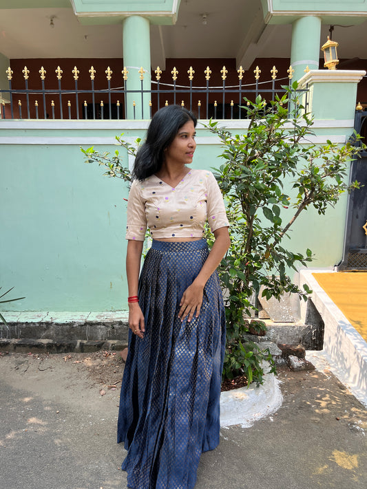 Embroidery crop top & pleated silk skirt