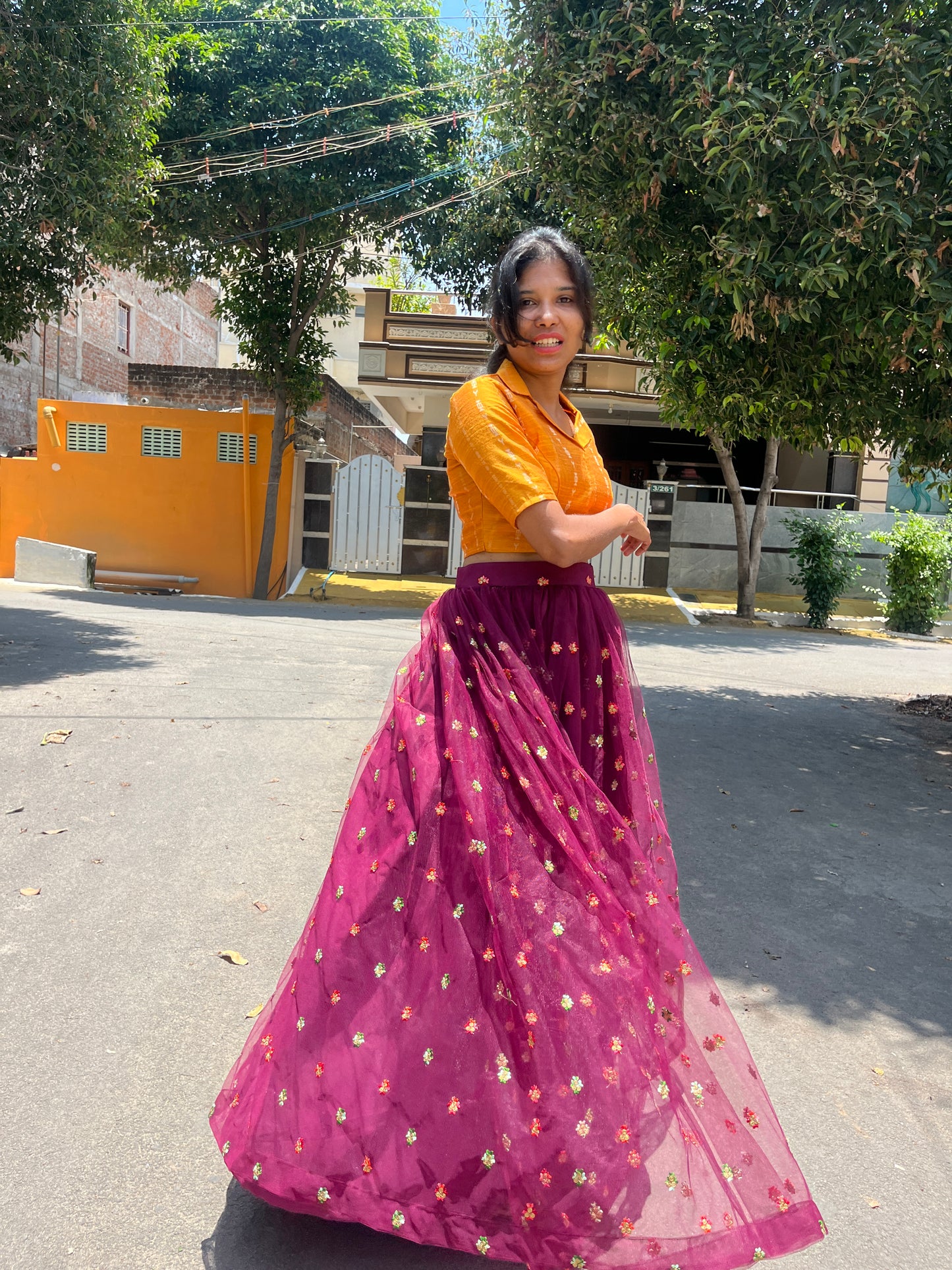 DIWALI DRAPE CROP TOP AND NETTED EMBROIDERY SKIRT - L