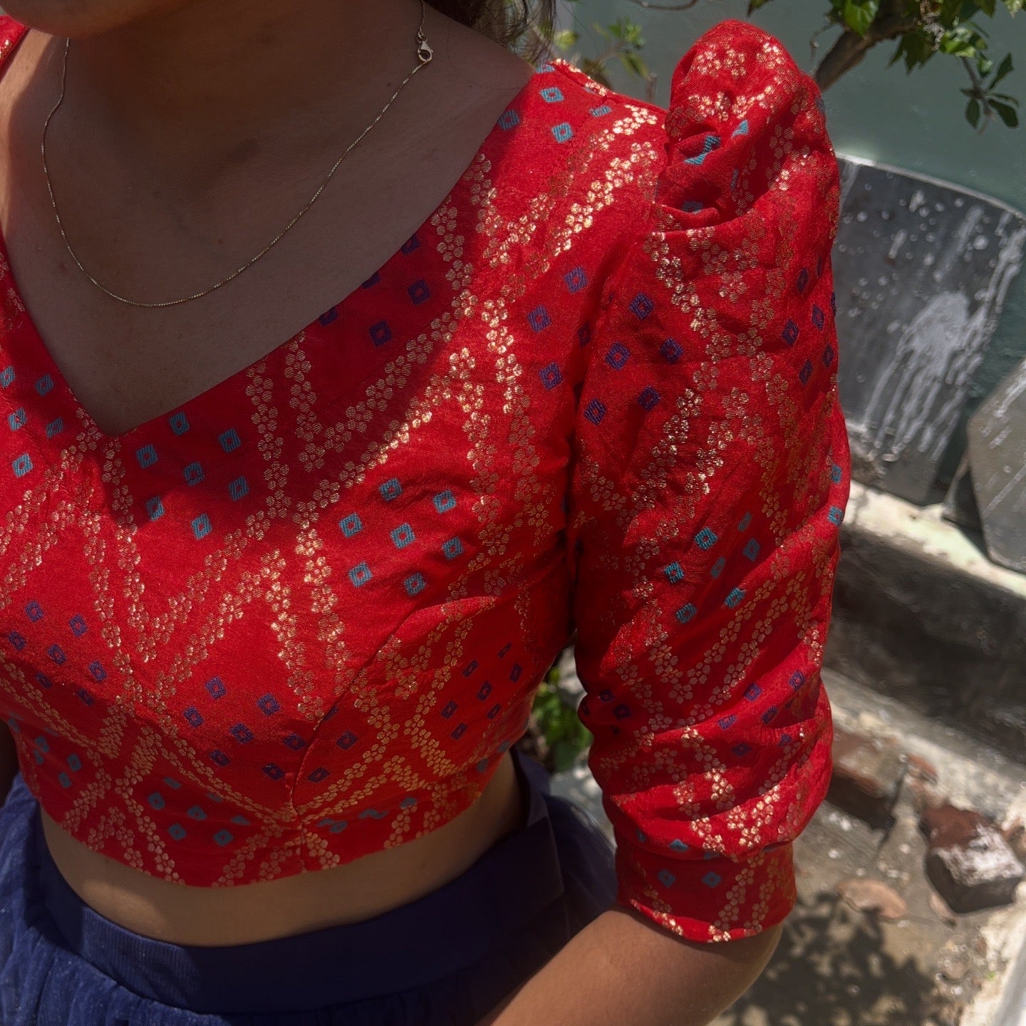 DIWALI DRAPE CROP TOP AND NETTED EMBROIDERY SKIRT - L