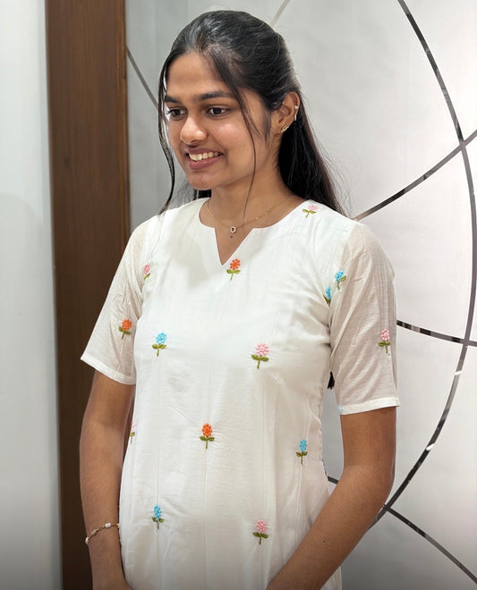 Mul Chanderi Top ; Bottom plain : Silk - XS S L XL & 2XL