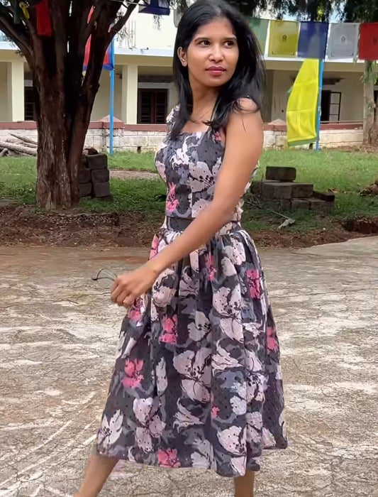 Strap western Crop Top & pleated short skirt - L