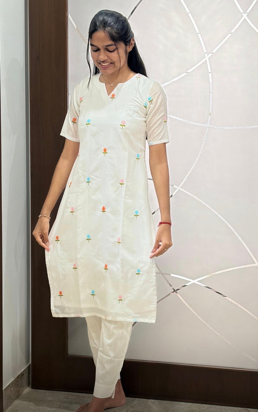 Mul Chanderi Top ; Bottom plain : Silk - XS S L XL & 2XL