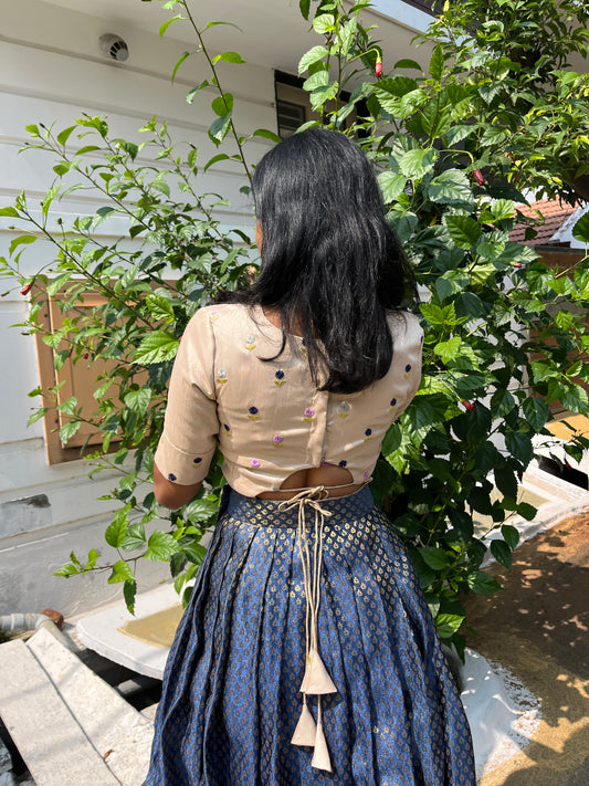 Embroidery crop top &  pleated silk skirt