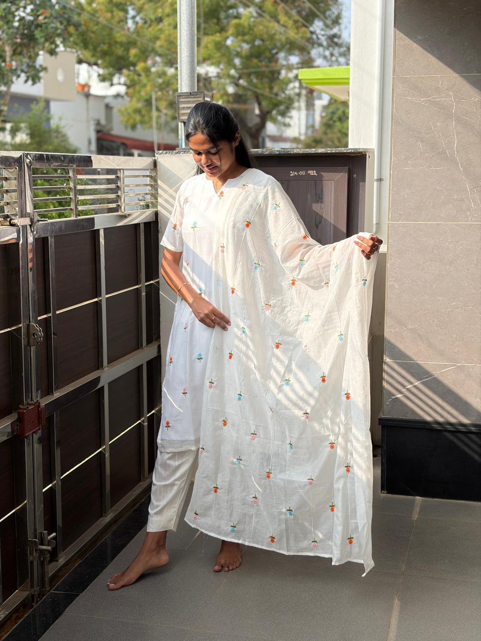 Mul Cotton embroidered  : S & Xl
